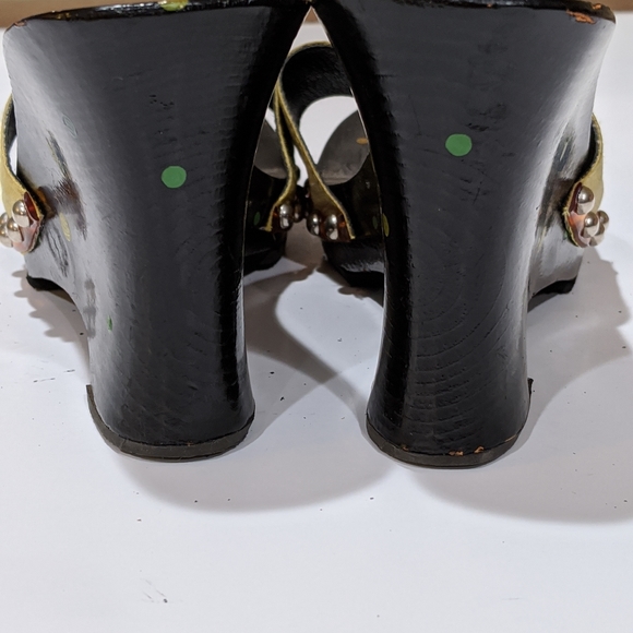 Poke-A-Dot Wedge Heels - Picture 2 of 4